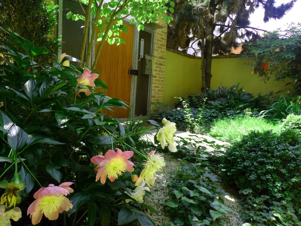 Agriturismo Casa De Colores Moretta Екстериор снимка